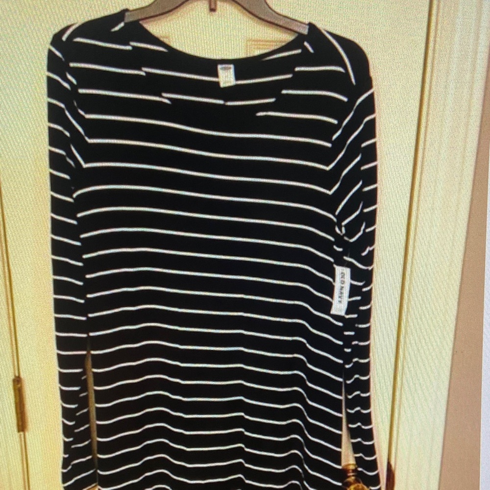 Old Navy Black and White Striped Long Sleeve Dress